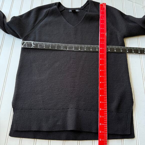 Athleta Black V Neck Ribbed long sleeves top size XS/P - Picture 7 of 8